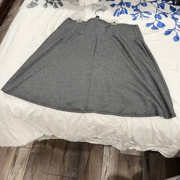 APT 9 XL Skater Business Skirt - Picture 2 of 3